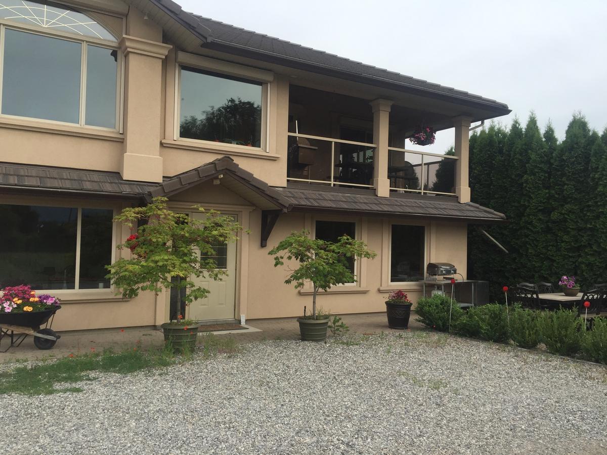 All Seasons Bed & Breakfast Kelowna Extérieur photo