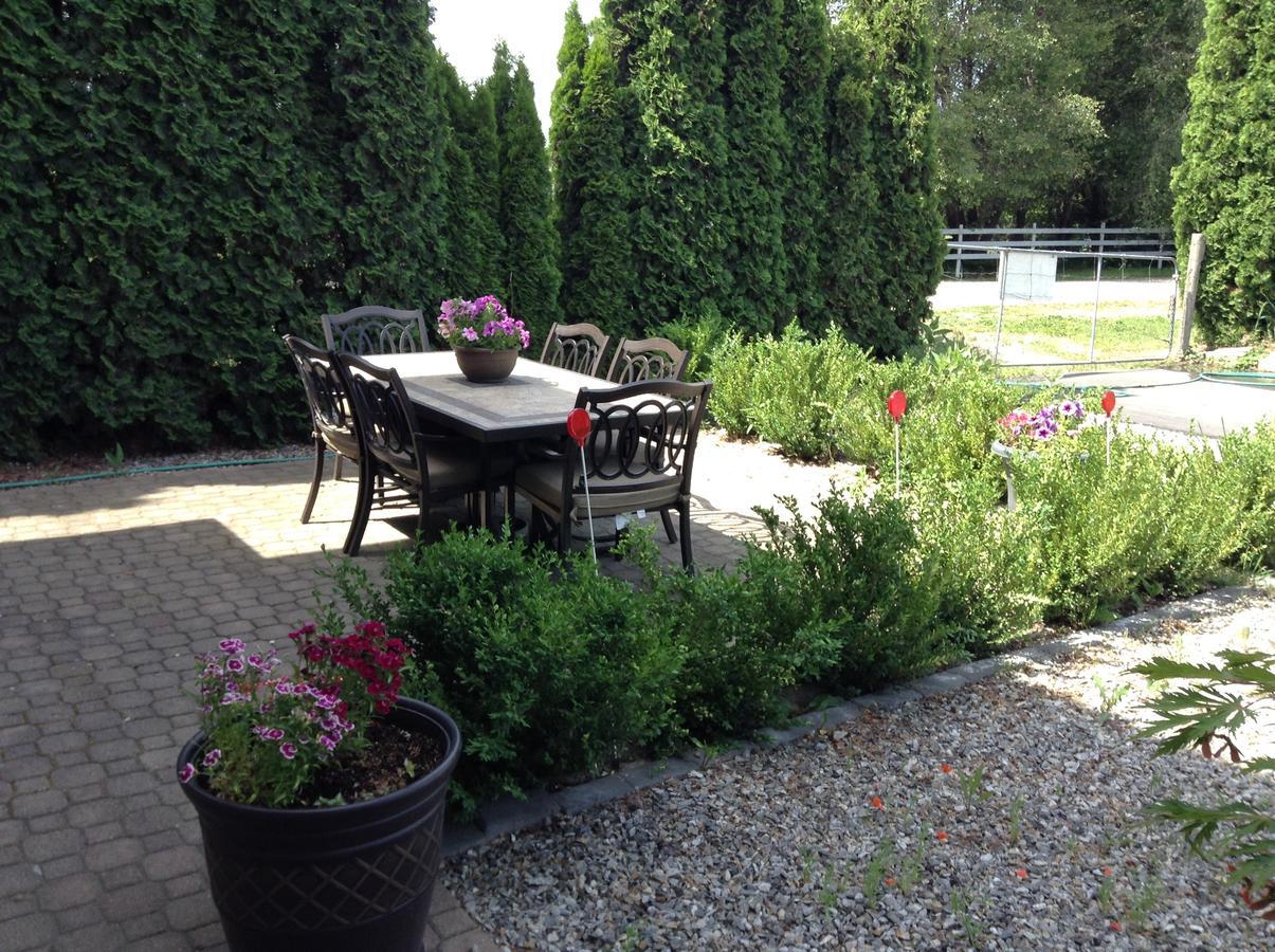 All Seasons Bed & Breakfast Kelowna Extérieur photo