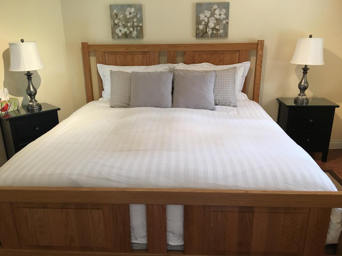 All Seasons Bed & Breakfast Kelowna Extérieur photo