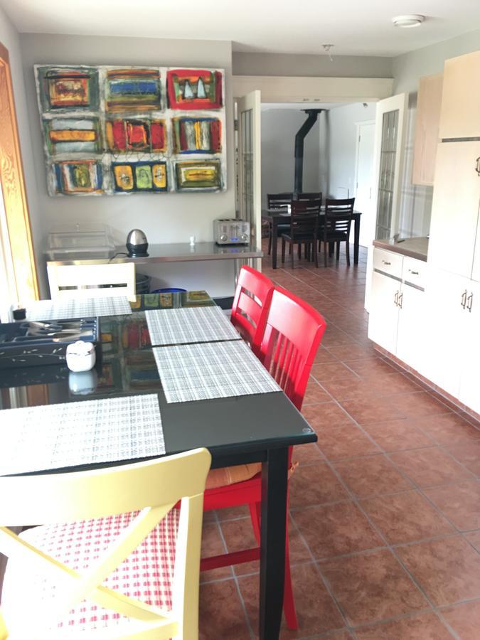 All Seasons Bed & Breakfast Kelowna Extérieur photo